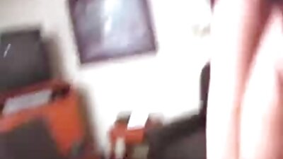 Reife Brünette versucht mit einem Fingerkuss auf die Vagina über sexfilme online kostenlos die düstere Stimmung hinwegzukommen