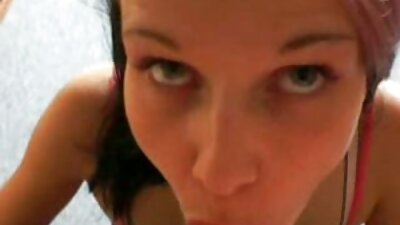 Junges pornos online russisches Mädchen wollte einen Penis mitten in der Natur