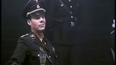 Um zwei gebräunte Mädchen mit rasierten pornos online kostenlos Pubs mit einem Kuss zu ficken, bereitete sich der Typ im Voraus vor