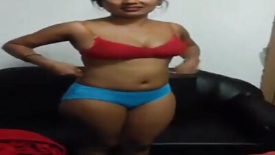 Schöne Blondine leckt pornos online kostenlos die Eier ihres Geliebten und setzt sich dann in Cowgirl-Position auf seinen Schwanz