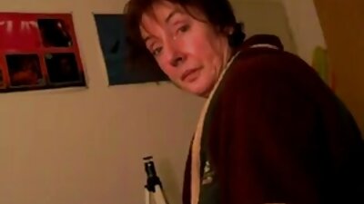 Interrassischer Sex mit schönem schwarzem Mädchen mit Brustwarzenpiercing pornos kostenlos online