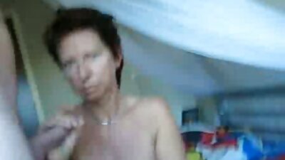 Ein junger Mann mietete zwei Stunden pornos online kostenlos lang eine Sauna mit einer Prostituierten