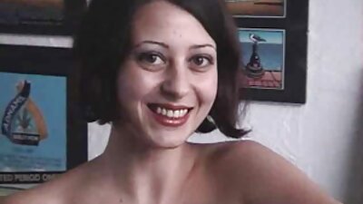 Samodelkin bohrte ein Loch in die Schachtel, damit sein Penis von einem berühmten lateinamerikanischen Mädchen in der ersten Person gelutscht werden konnte kostenlose pornos online schauen