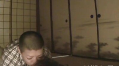 Russisches paar kann keinen analsex haben, ohne pornos online gucken zu reden
