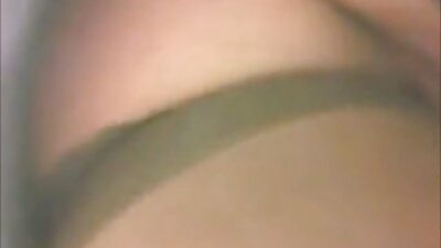Schwangere nasse Schönheit im Pool Fingert pornos online hd seinen Schwanz zwischen den Titten und lutscht ihren Freund