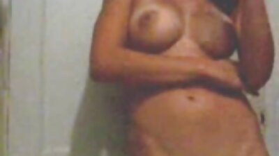 Vollbusige HR-Frau masturbiert angestelltes Mitglied pornos kostenlos online und küsst ihre Hände