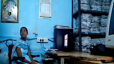 Amateurvideo eines lateinamerikanischen betrügenden Ehemanns mit bärtigem Lehrer, der eine pornos online kostenlos andere Frau in verschiedenen Posen küsst