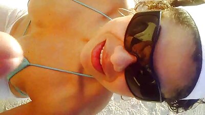 Alles in Tätowierungen und Brustwarzenpiercing, Blondine gibt ihrem Freund sexfilme kostenlos streamen einen öffentlichen Blowjob