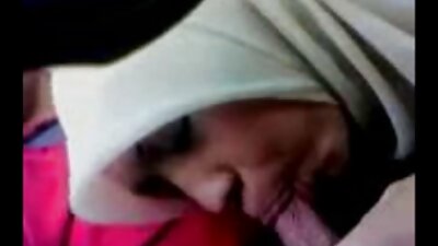 Vollbusiges schwarzes Mädchen mit Dreadlocks braucht pornos online schauen nicht so viel, um in der Öffentlichkeit zu rauchen