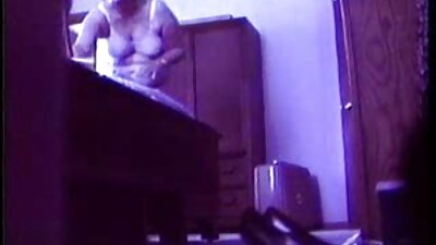 Bat eine schöne Schönheit mit großen natürlichen Titten, ihr zu helfen, pornos online schauen sich zu entspannen